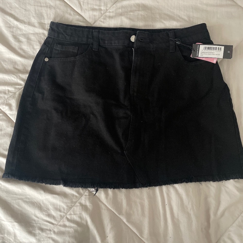Black skirt